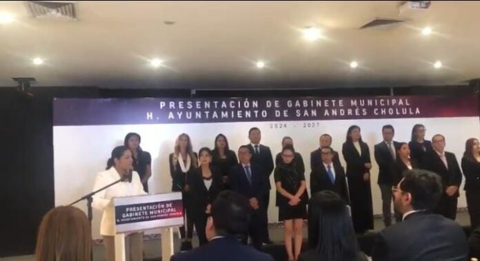 Lupita Cuautle presenta gabinete con fuerte llamado.